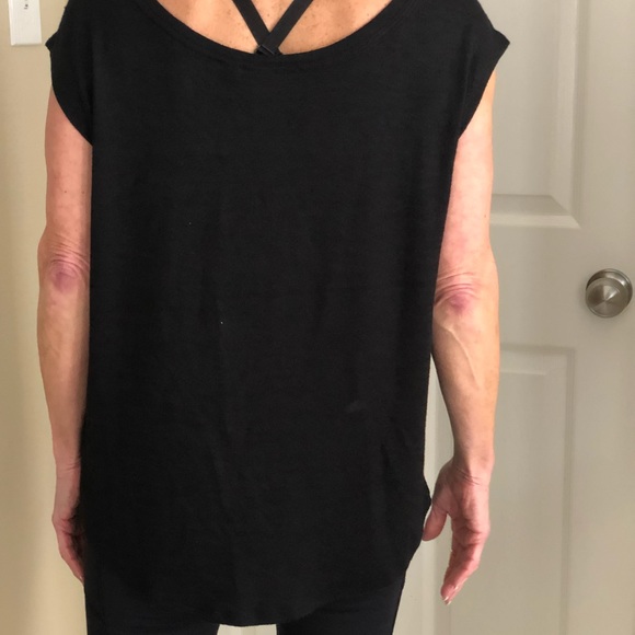 Sleeveless workout shirt! So soft and comfortable! - Picture 2 of 4